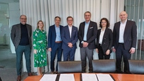 Signing the license agreement (from left to right): Matthias Hoetzl, Director Commercial Sales, Andritz; Katharina Sandriesser, Legal Counsel, Andritz; Dr. Klaus Bärnthaler, Vice President Proposal & Business Development, Andritz; Dietmar Heinisser, Member of the Board, Andritz; Vasilios Galanos, Senior Vice President Intermediates Europe, BASF; Hamideh Ahi, Technical Marketing Manager OASE, BASF; Glenn Langguth, Global Commercial Management OASE, BASF. 
Photo: BASF Signing the license agreement (from left to right): Matthias Hoetzl, Director Commercial Sales, Andritz; Katharina Sandriesser, Legal Counsel, Andritz; Dr. Klaus Bärnthaler, Vice President Proposal & Business Development, Andritz; Dietmar Heinisser, Member of the Board, Andritz; Vasilios Galanos, Senior Vice President Intermediates Europe, BASF; Hamideh Ahi, Technical Marketing Manager OASE, BASF; Glenn Langguth, Global Commercial Management OASE, BASF. 
Photo: BASF