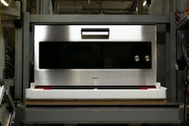 Elektrogeräte der Luxusmarke Gaggenau geschützt durch ressourcenschonendes Styropor® Ccycled™.